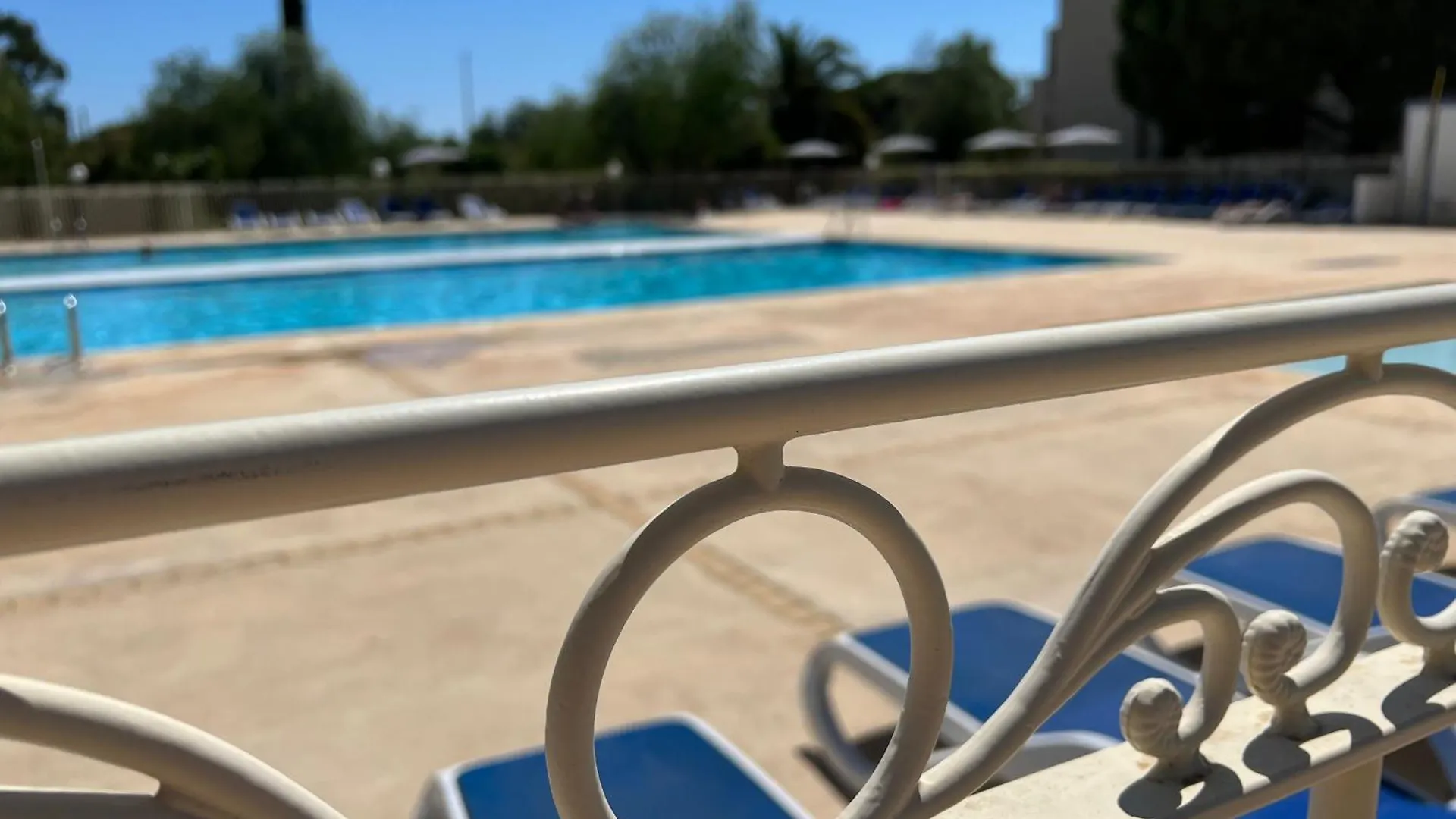Appartement Look Industriel Pour 4 Personnes Avec Piscine A La Plage La Londe-les-Maures France